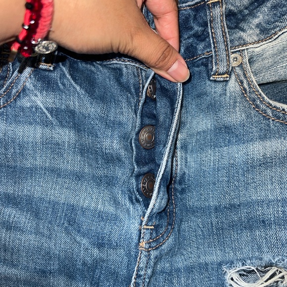 American Eagle Distressed Dark Blue Tomgirl Jeans Size 2 Short - Picture 5 of 8